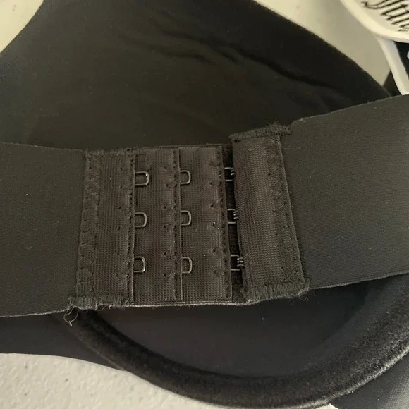 Juicy Couture Y2K T-Shirt Bra Womens 34C Black Logo Strap Underwire Padded - Picture 5 of 5